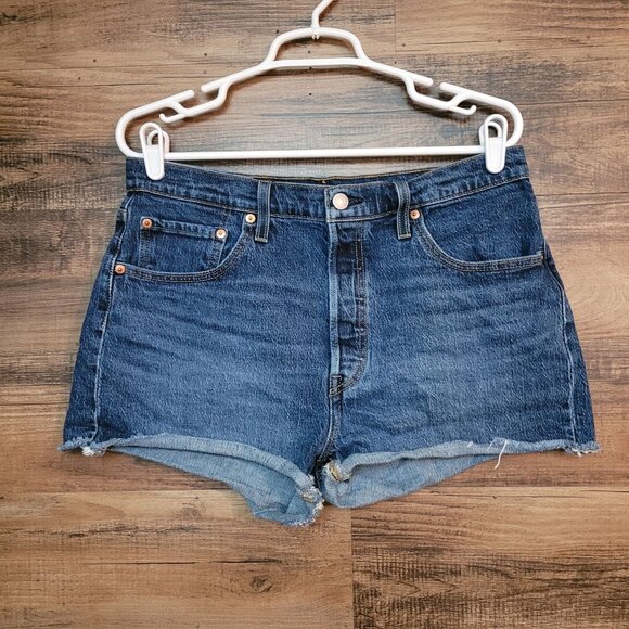 Levi's Denim Shorts Size 32 Button Fly 501 Raw Hem High Rise Medium Dark Stretch - Picture 1 of 12
